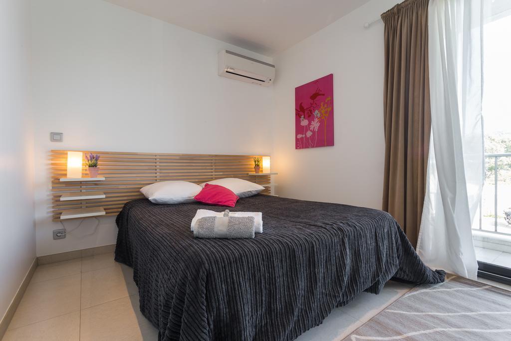 Апартаменты Appart Azur Сен-Лоран-дю-Вар Экстерьер фото