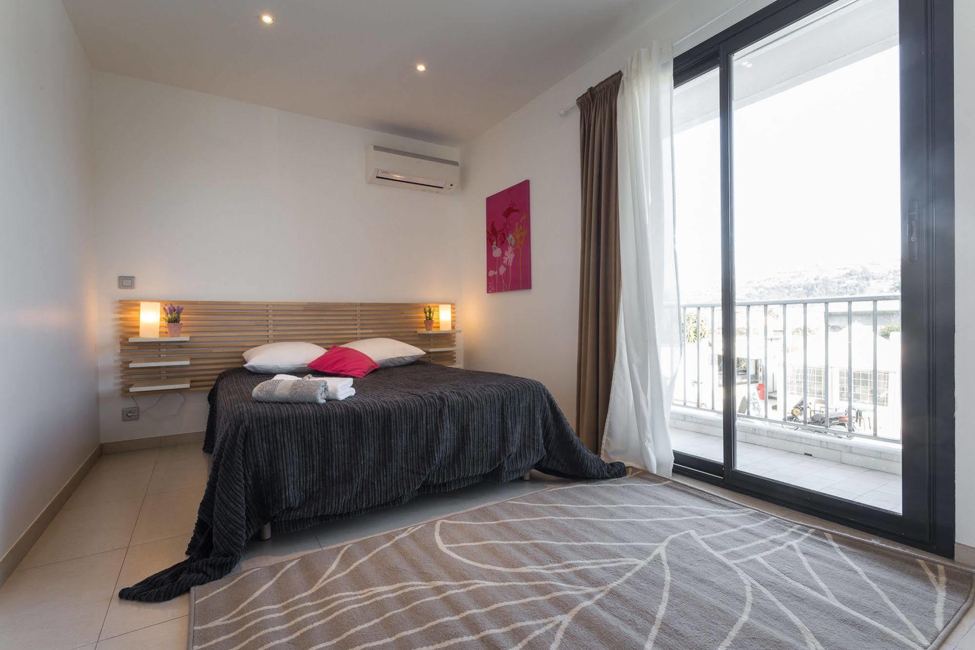 Апартаменты Appart Azur Сен-Лоран-дю-Вар Экстерьер фото